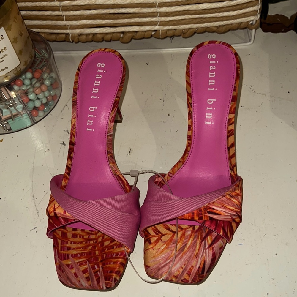 Pink/ Orange Gianni Bini Sandal Heels